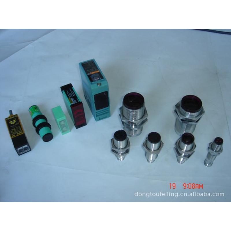 浙江飞凌/电气圆柱形光电开关E18-DS10NA直流三线漫反射NPN常开