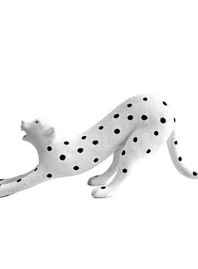 现代轻奢港式样板间黑白波点豹子极简动物书房桌面家居装饰品摆件