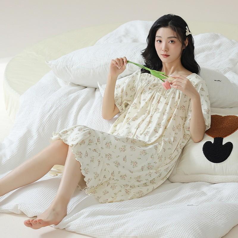 2025年新款睡裙米白色短袖妈妈纯欲风睡衣女夏裙子复古