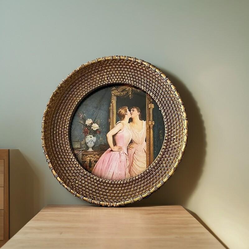 美法式古典复古花纹圆形人物轻奢画框客厅卧室桌面摆件油画装饰画图片