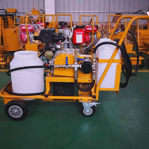 热销路面养护喷淋布机柴油洒式械乳化沥青撒布机道路施工翻新设备