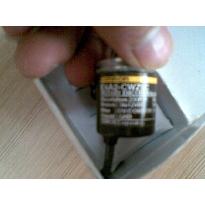 【原装】 编码器 E6A2-CS3E 10P/R.