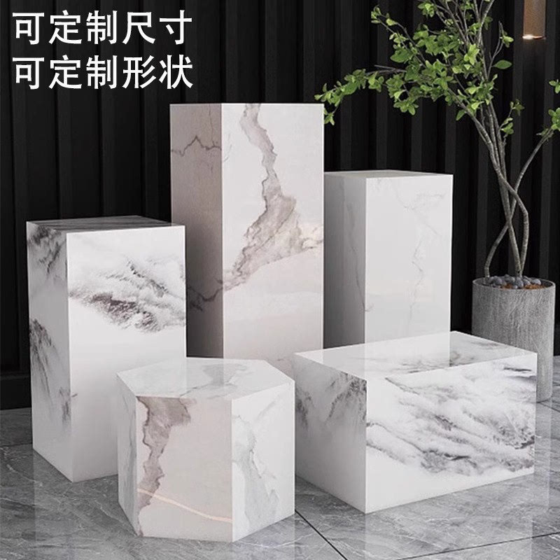 创意人物雕塑现代简约电视柜酒柜客厅家居装饰品工艺品桌面摆件