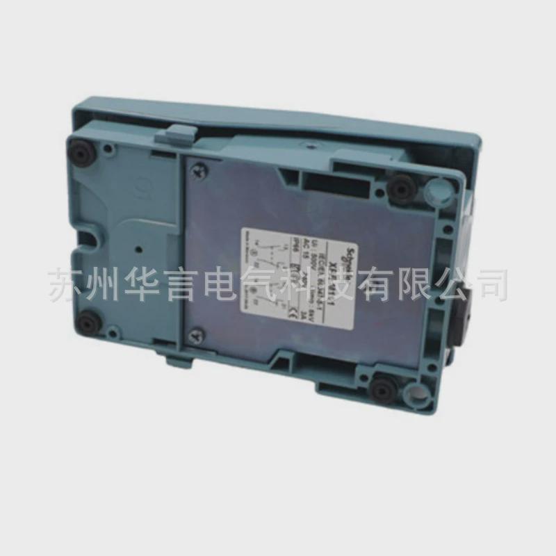 供应蓝色金属动作xpe-m111触点脚踏开关1步2nc+no