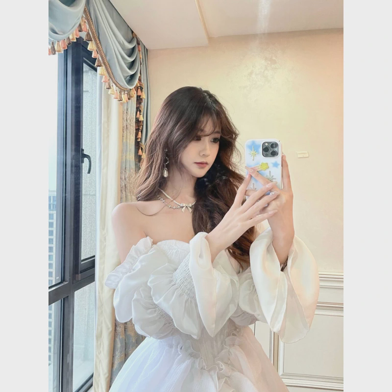 新品纯欲性感露背长袖连衣裙春白色抹胸仙女长裙生日礼服一字肩蓬