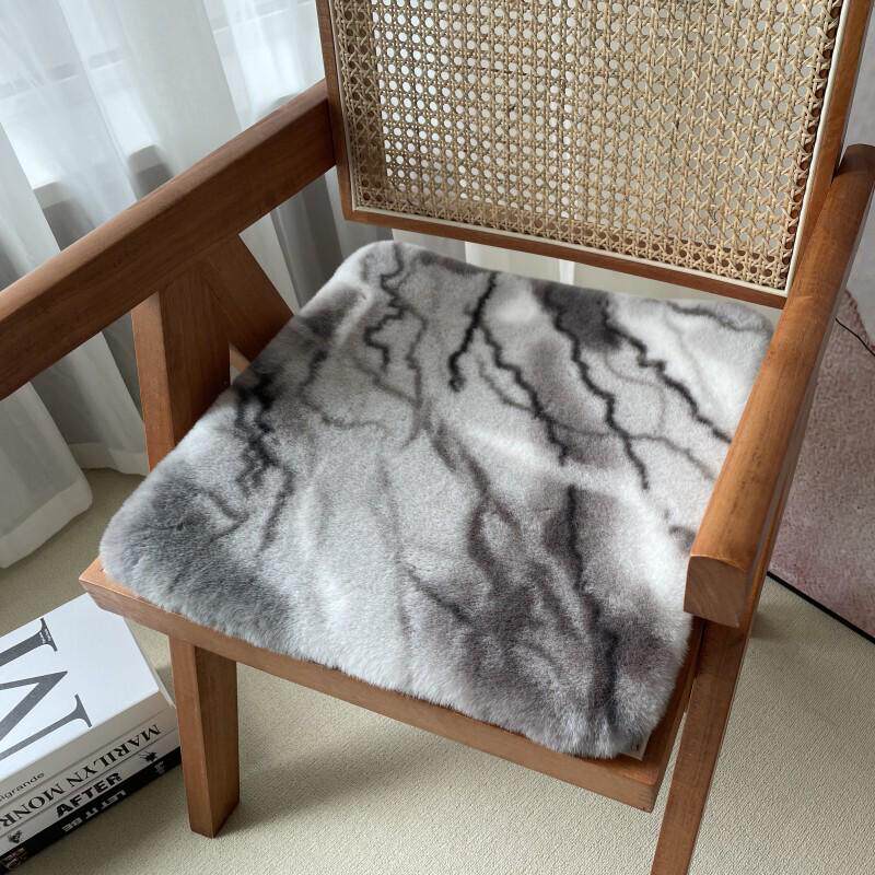 64nins可爱椅子梳妆台轻奢简约垫坐垫仿兔毛电脑休闲椅凳子垫地垫