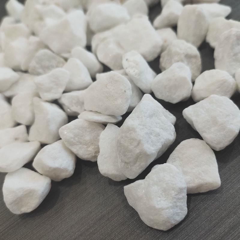 热销厂家供应白石子水磨石子铺路白碎石造景白色鹅卵石机制洗米石