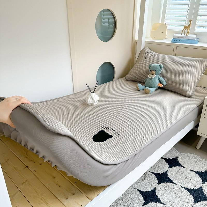 学生宿舍单人凉感丝软席豆豆凉席床笠款可折叠机洗儿童空调席冰子