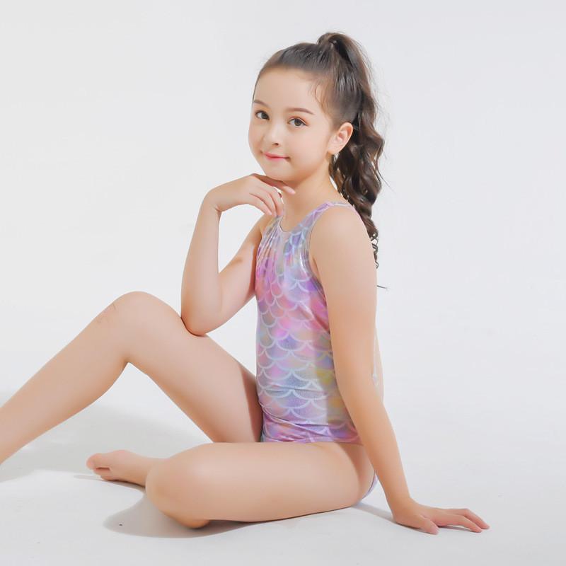 鱼鳞泳衣女孩宝宝可爱连体泳装中大童女童三角连体泳衣学游泳训练