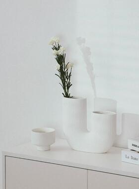 现货北欧创意颜u型条纹陶瓷花瓶花插大口径客厅ins风高简约值摆件