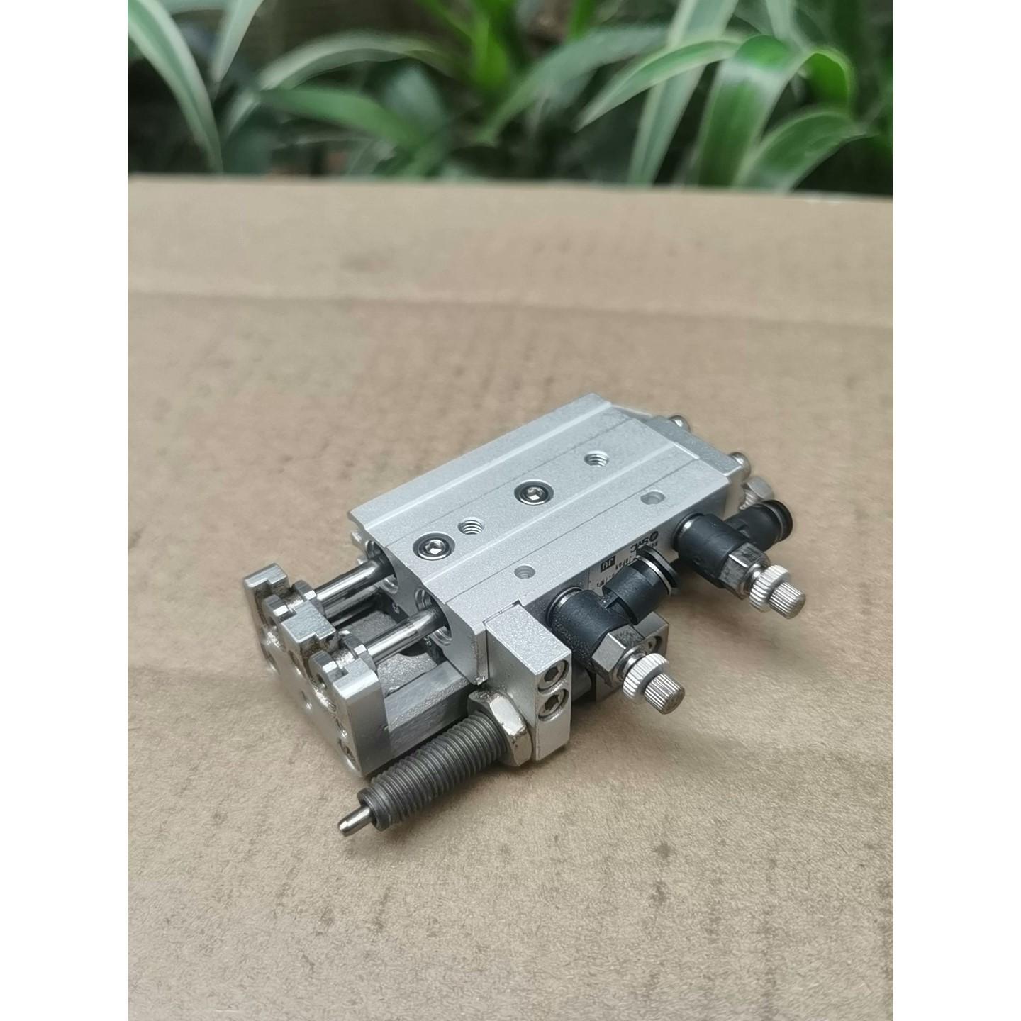 议价西门子模块 6ES7134-4NB51-0AB0 成色如图