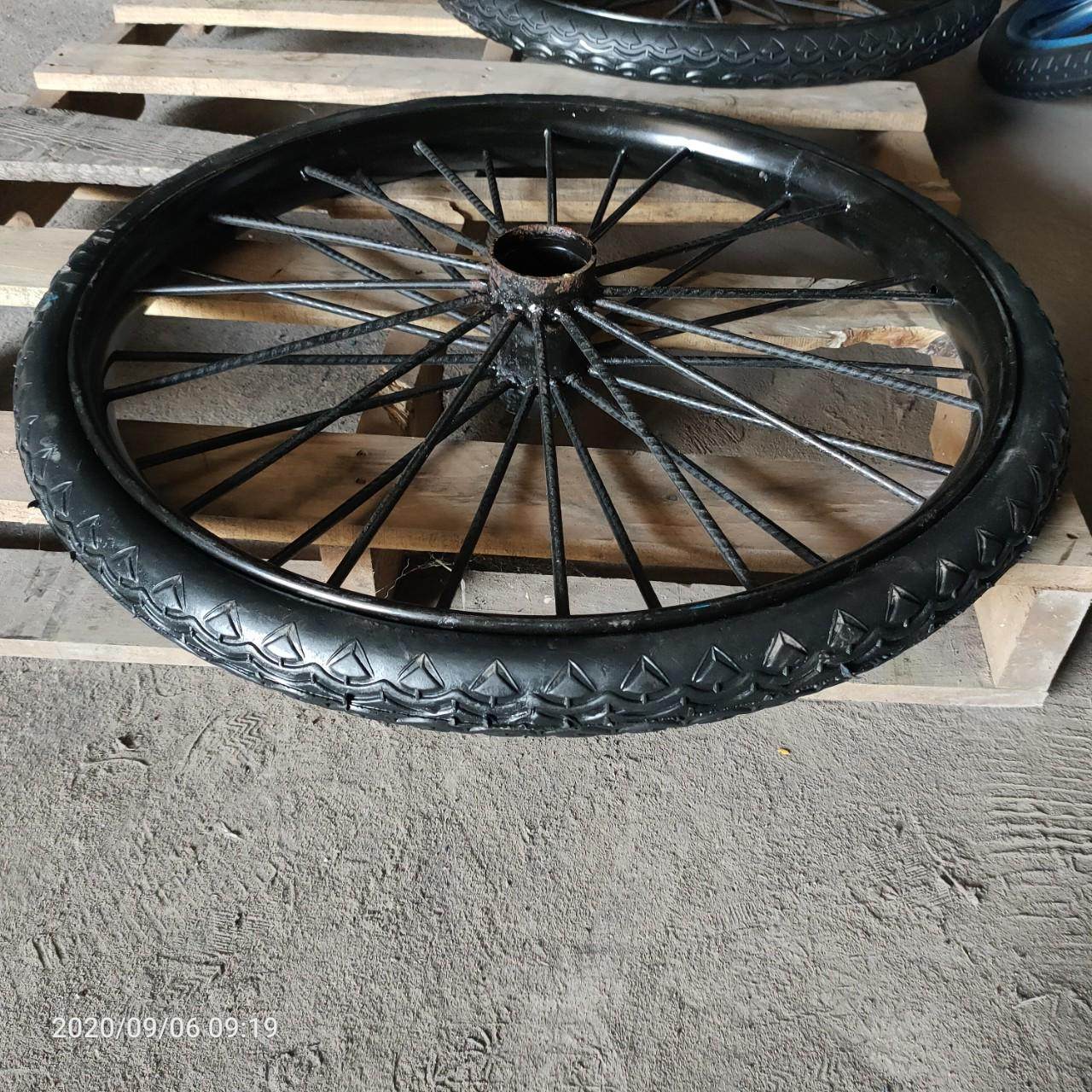 26寸钢筋pu实心力车轮28根免筋斗车轮批发加固充气实心轮