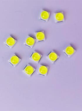 厂家直销led贴片灯珠3030球头1W白光0.5W凸头带透镜暖白透镜车灯