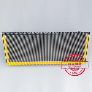 9000自动扶梯梯步三边梯级塑料卡边梯级黑色9300扶梯铝合金黄