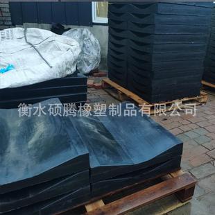橡胶垫鞍座金属卷板卷枕钢卷v型橡胶垫板钢橡胶橡胶鞍座