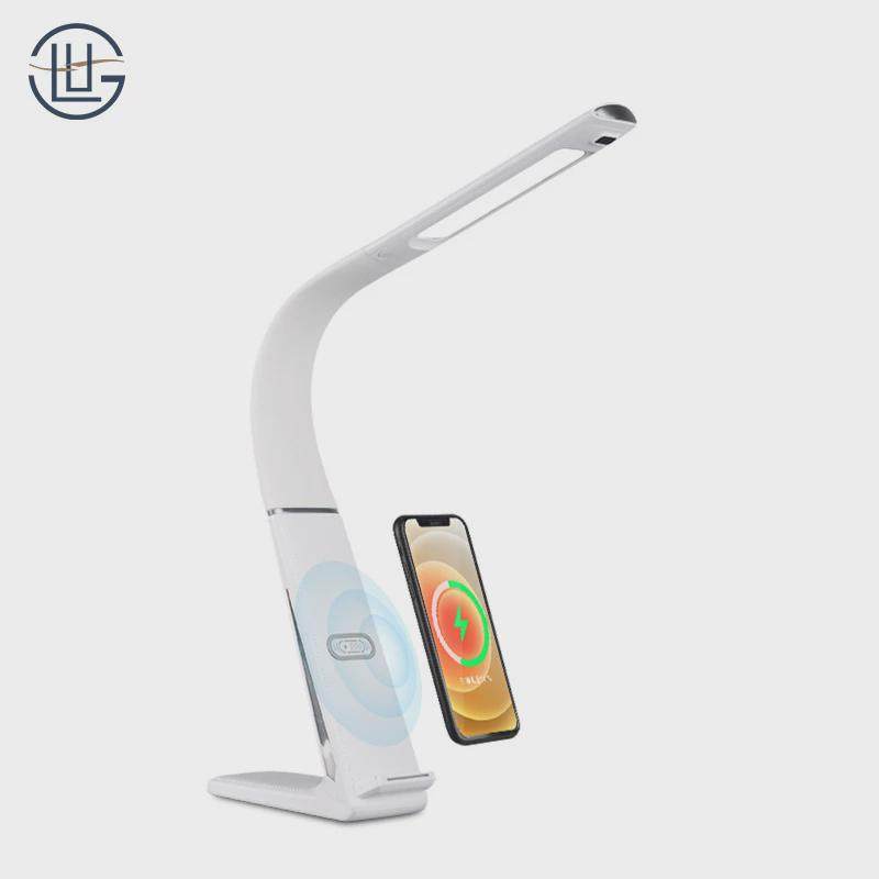 哇噢定制跨境新款10W快充台灯感应亮度调节办公无线充电护眼台灯