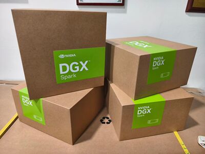 英伟达NVIDIA DGX Spark桌面级Grace Blackwell AI超级计算机