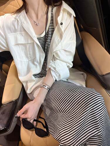 懒人宣言！天丝黑白条纹吊带连衣裙 微宽松大U领无袖长裙女