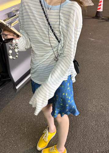 “海盐气泡”蓝白条纹亚麻莱赛尔下摆弧形轻薄防晒针织衫+半裙