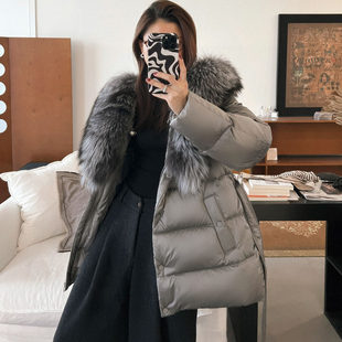 白鹅绒银狐狸大毛领羽绒服缎面光泽感女装秋冬季新款加厚腰带外套