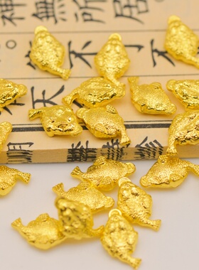 新款三足咬钱金蟾仿金塑料道具