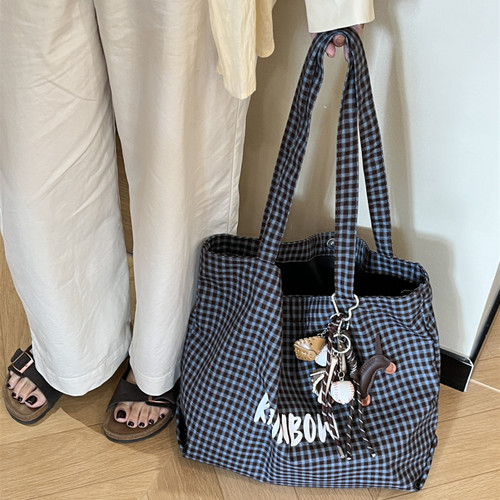 店主自制薄巧格纹单肩包韩国ins大容量托特包秋冬百搭磨毛大包包