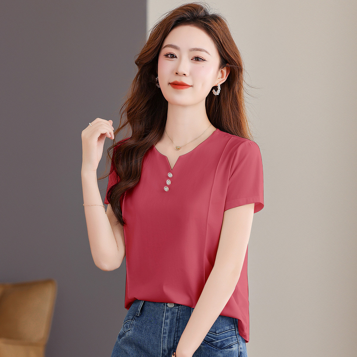 2025年夏季新款短袖V领T恤