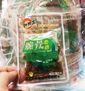 沈峰辣块老式钟阿龙青豆脆骨鱼香味辣条小面筋麻辣怀旧儿时80后