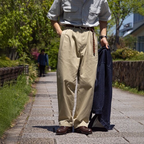 nanamica双褶斜纹棉休闲卡其裤