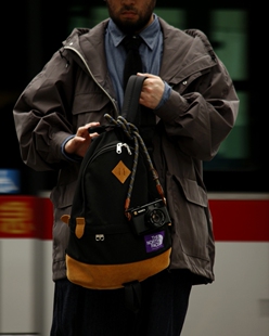 TNF Medium Day Pack 24SS 北面紫标复古防水拼接麂皮双肩背包