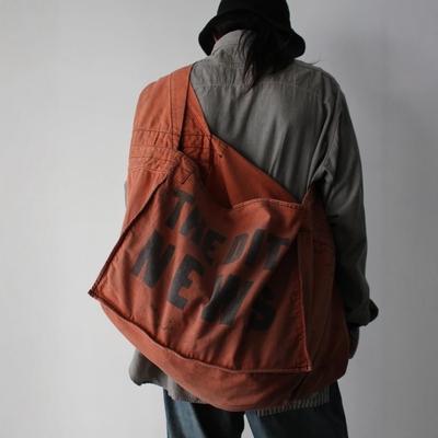 BOWWOW复古做旧污渍报童斜挎包