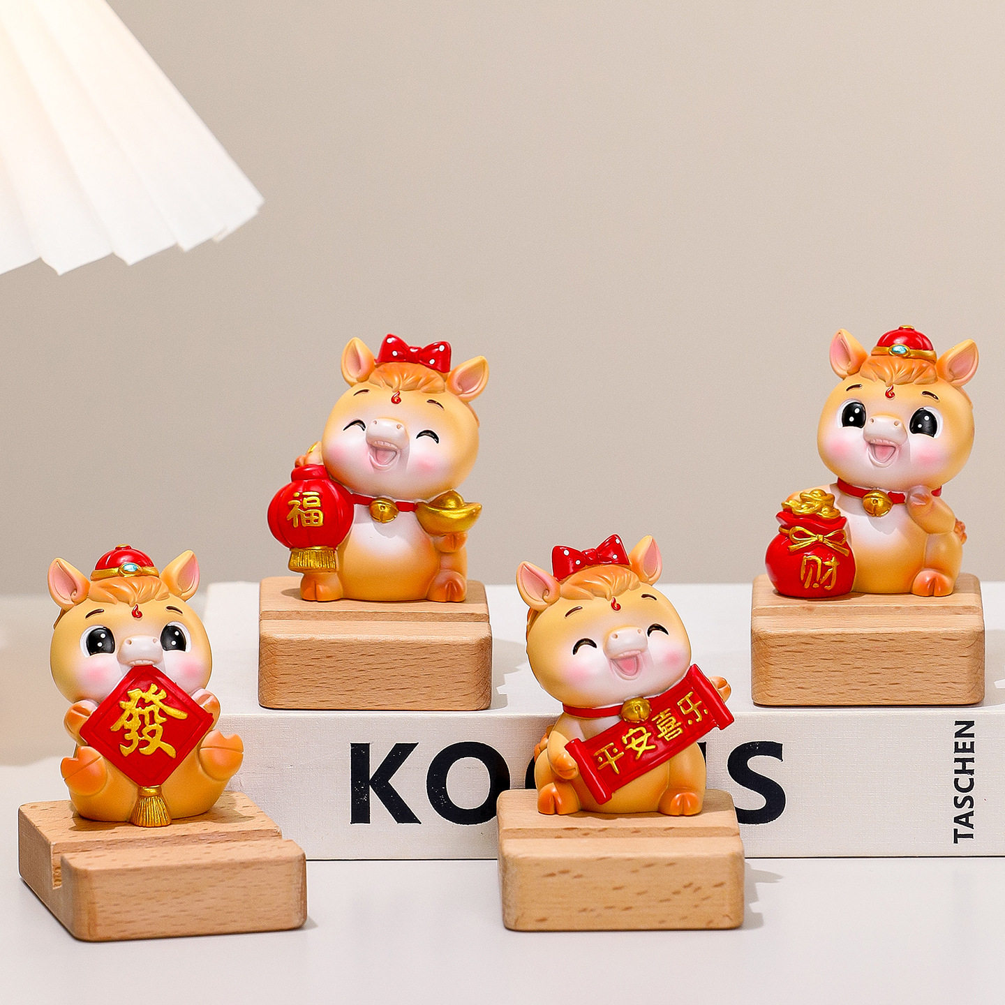 创意可爱国潮马手机支架摆件办公室工位情绪稳定桌面装饰女生礼物