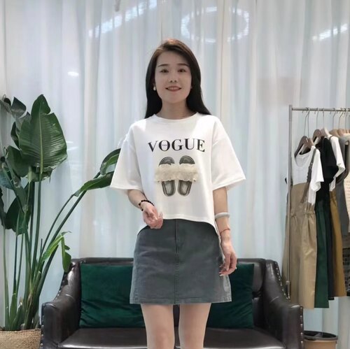 设计感印花后背开叉短袖T恤女