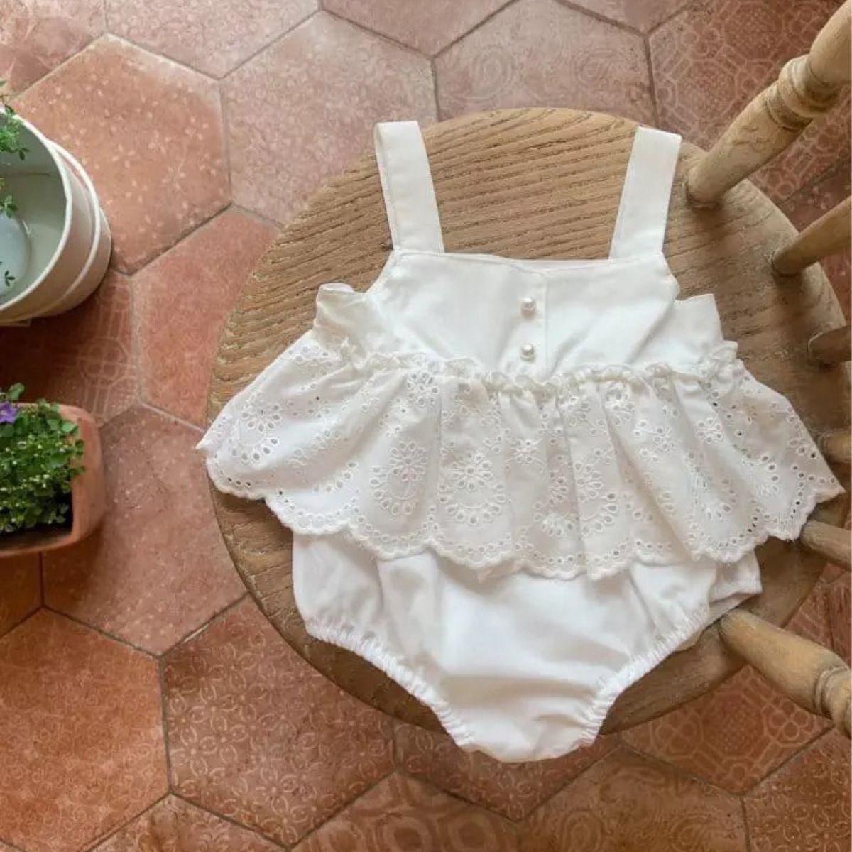 婴儿夏装女宝宝套装夏季薄款分体宝宝衣服蕾丝花边吊带背心+短裤