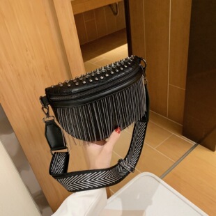 2023新款 斜挎腰包铆钉单肩包小香风潮包宽带百搭流苏包包女 夏季