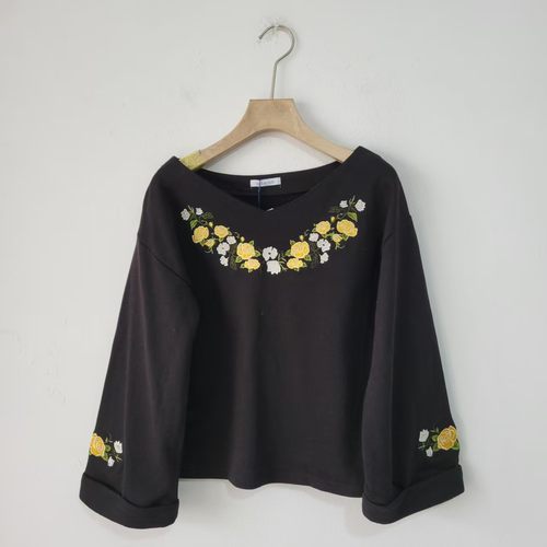 5款日系小清新刺绣花朵V领长袖上衣女黑色汉服打底衫上衣显瘦