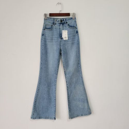 2个款日单新款春秋季休闲百搭显瘦女新款纯色弹力微喇裤女牛仔裤