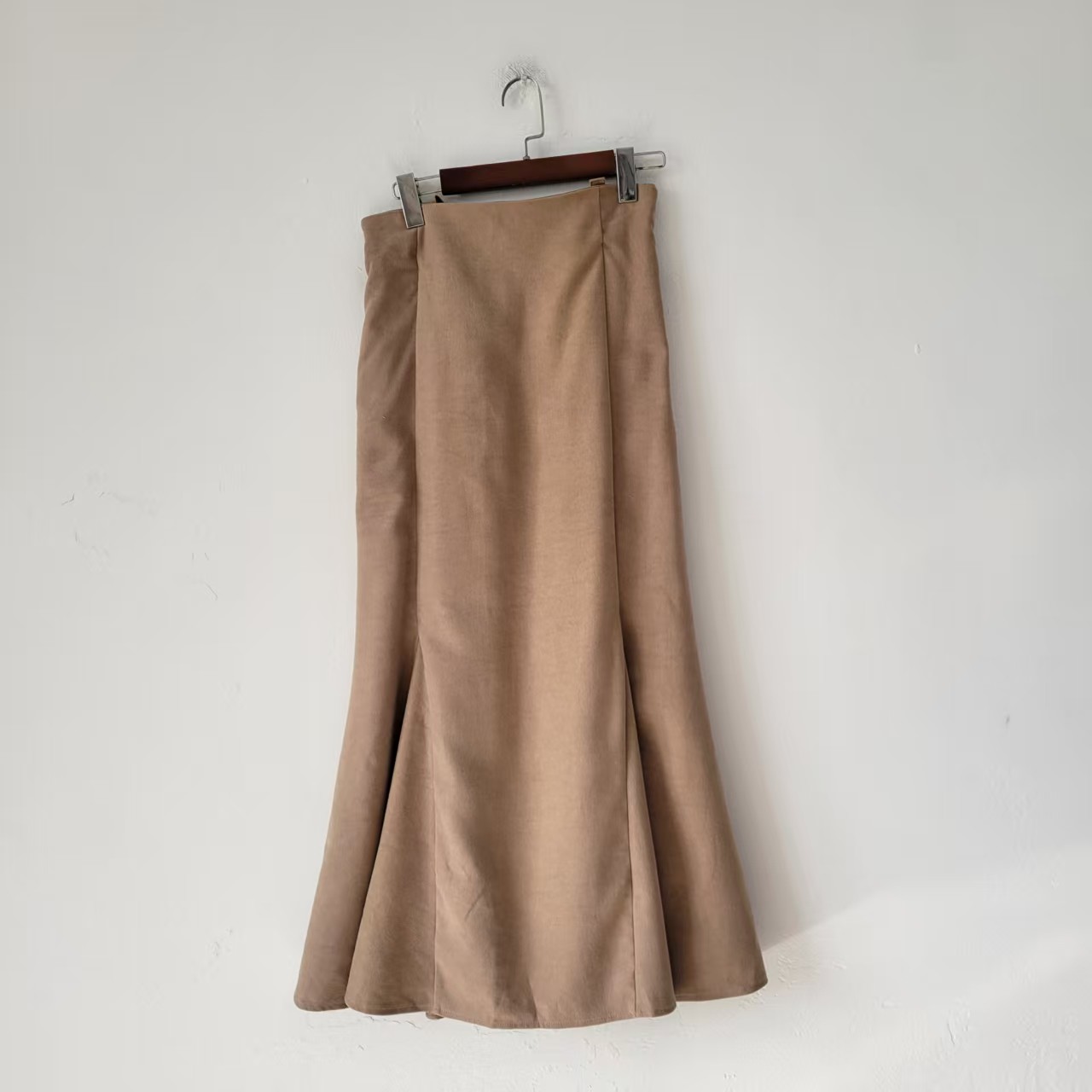 日单春秋季高腰灯芯绒半身长裙女显瘦直筒裙吊带裙A字气质裙子