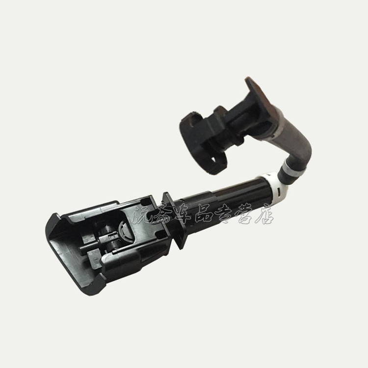 适用于04 05 06 07年款老天籁大灯喷水枪 前杠大灯喷水嘴清洗装置