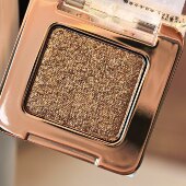 娜塔莎德诺纳单色眼影暖暖和光金色珠光闪光质地牛郎棕色提升气色
