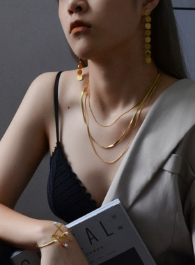 欧美冷淡风小众设计锁骨链复古简约气质镀18K金色多层蛇骨项链女