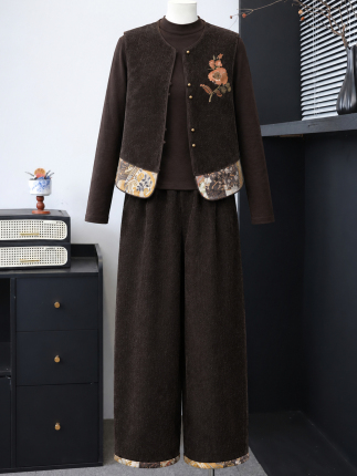 New Chinese-Style Autumn Fashion for Mothers, Age-Reducing Vest Three-Piece Set, 2026 New High-End Women's Clothing for Middle-Aged and Elderly Women