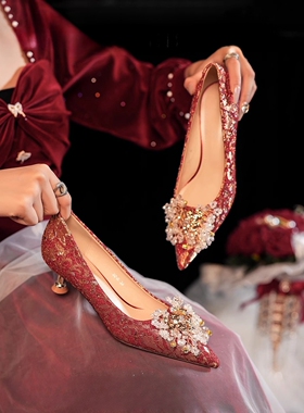 中式气质红色秀禾婚鞋新娘鞋3cm低跟高跟鞋女细跟尖头珠花水晶鞋
