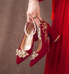 尖头粗跟结婚鞋子2024年新款中式秀禾敬酒服可穿红色新娘鞋女孕妇