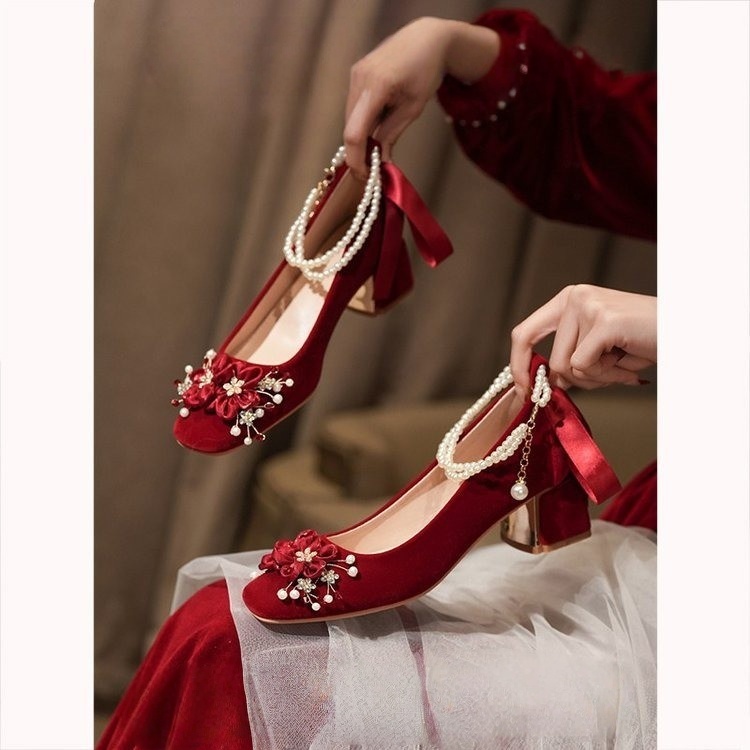 红色婚鞋不累脚绝美花朵秀禾婚纱