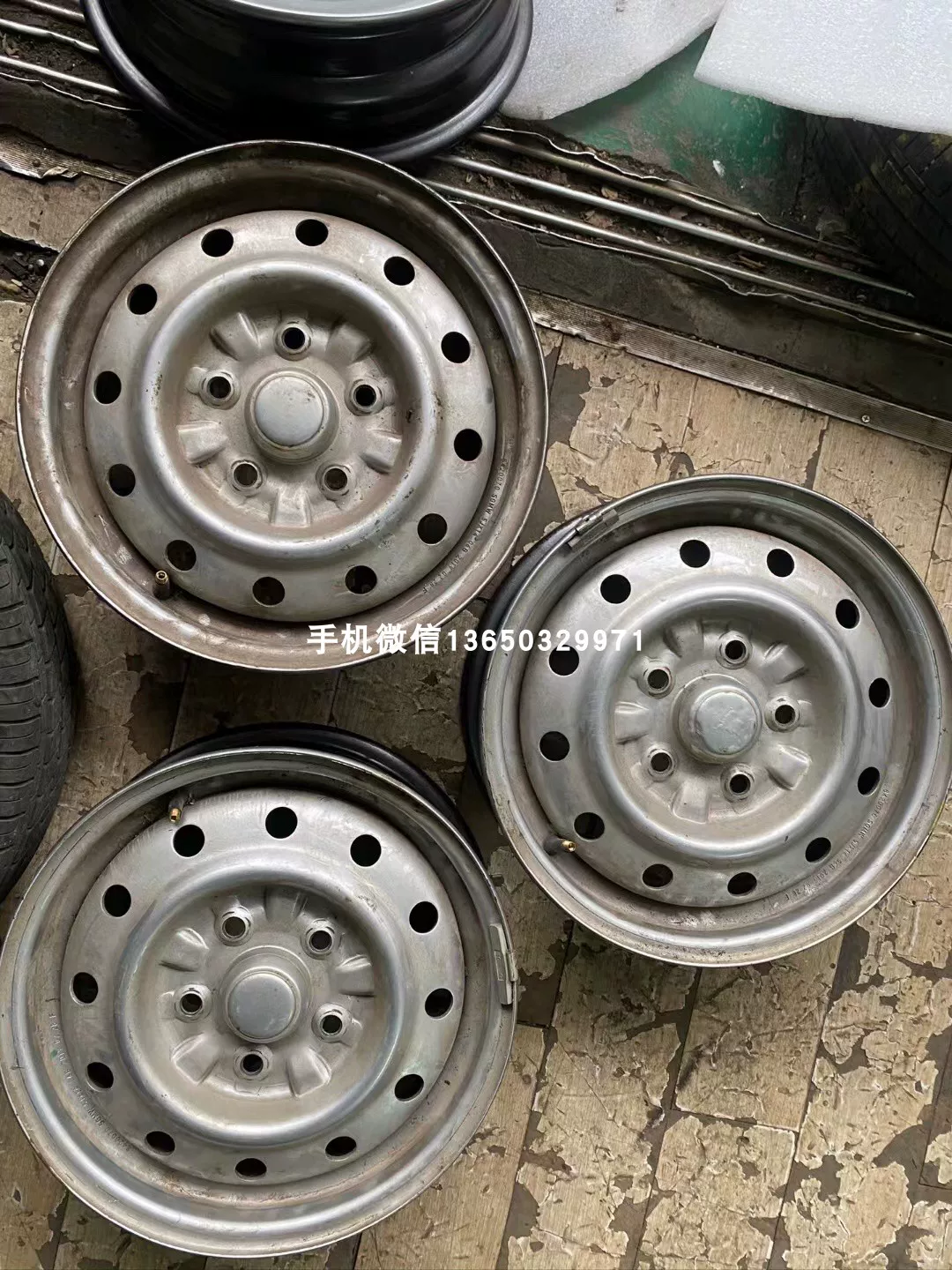 Подержанное оригинальное колесо обод из стали Wuling Rongguang 14-дюймовое 5 отверстий железное кольцо ступицы колес мм 175/70R14 шина