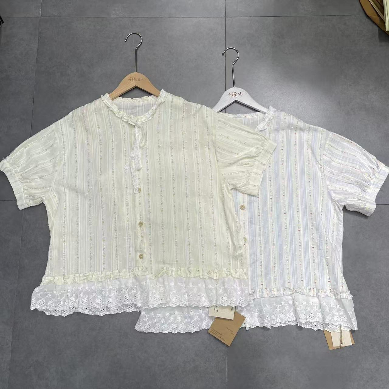 森系小碎花木耳边蕾丝短袖