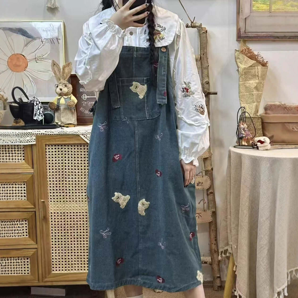 春季新款刺绣小熊牛仔宽松背带裙韩版复古高级感小个子气质背带裙