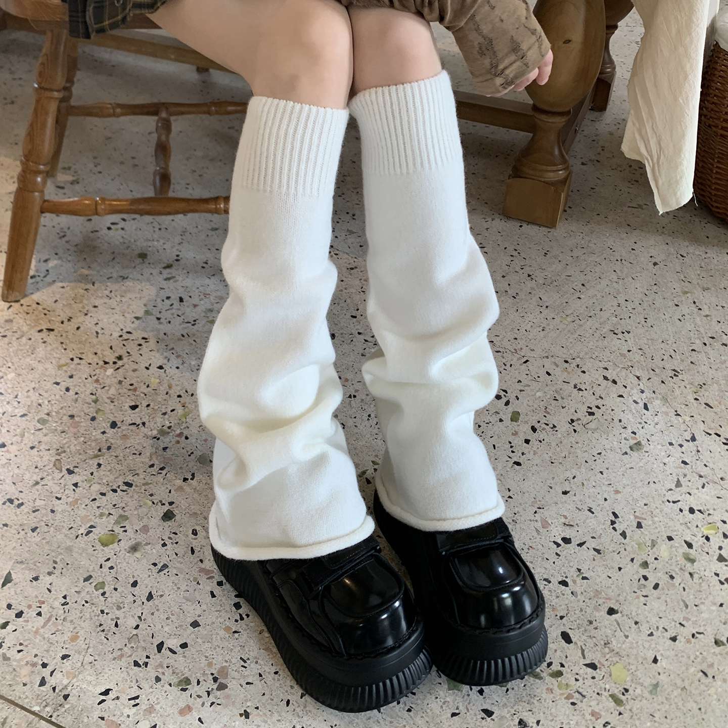 精致基础款纯色喇叭袜套