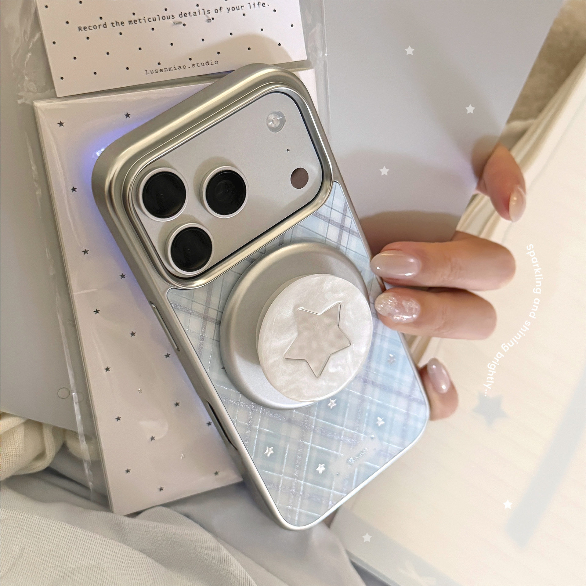 夏日小清新蓝格纹星星镜面磁吸支架适用苹果17promax手机壳iPhone16pro女生15轻奢高级感14韩系小众13/12防摔